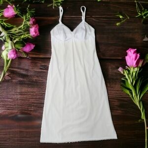 Vanity Fair Vintage 1960's Full Slip Lace Trim Cream Ivory Size 32 TT